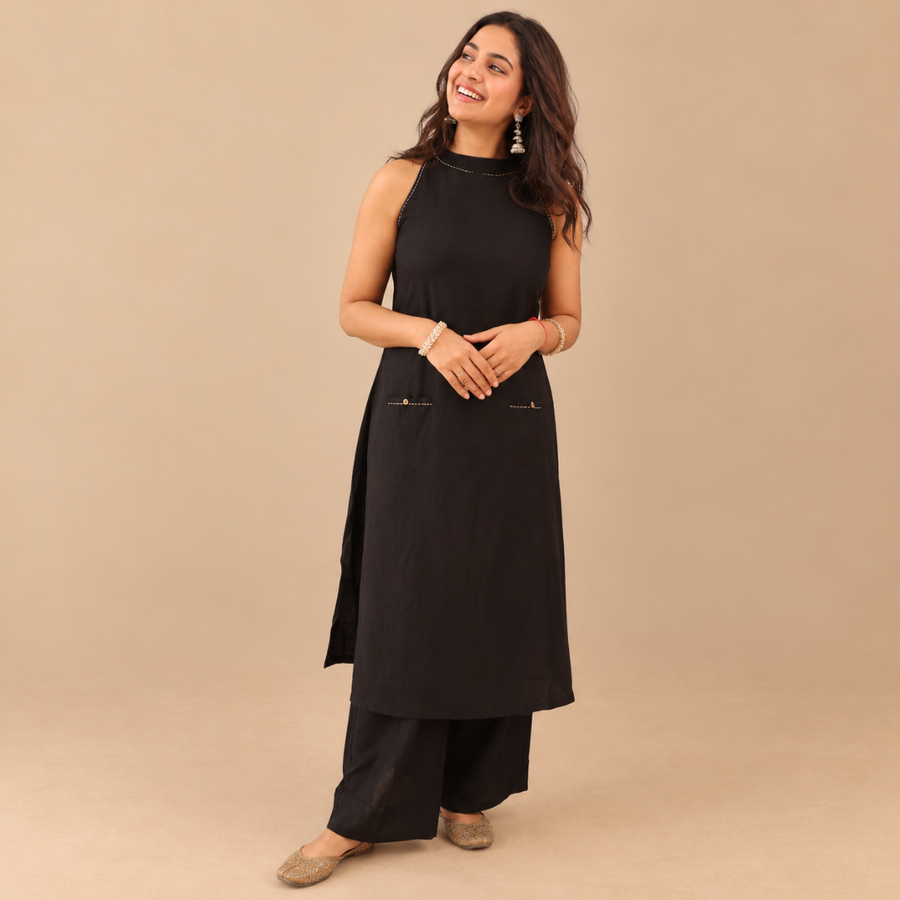 Bold & Beautiful - Halter-neck cotton kurta set with pockets!