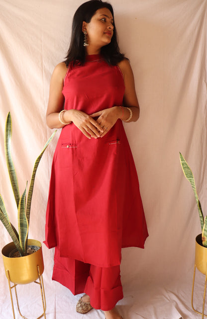 Bold & Beautiful - Red halter-neck cotton kurta set with pockets!