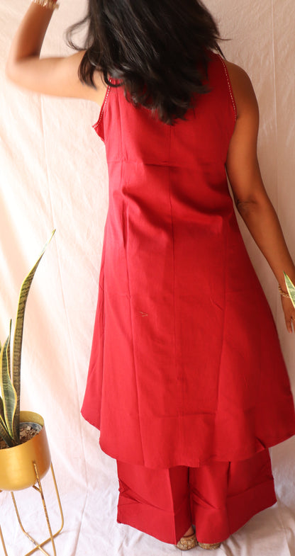 Bold & Beautiful - Red halter-neck cotton kurta set with pockets!